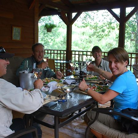 Auberge De La Riviere Matapedia - Matapedia River Lodge Routhierville Dış mekan fotoğraf