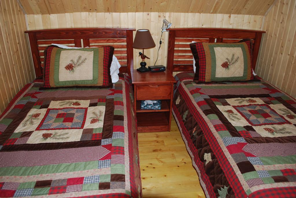 Auberge De La Riviere Matapedia - Matapedia River Lodge Routhierville Oda fotoğraf