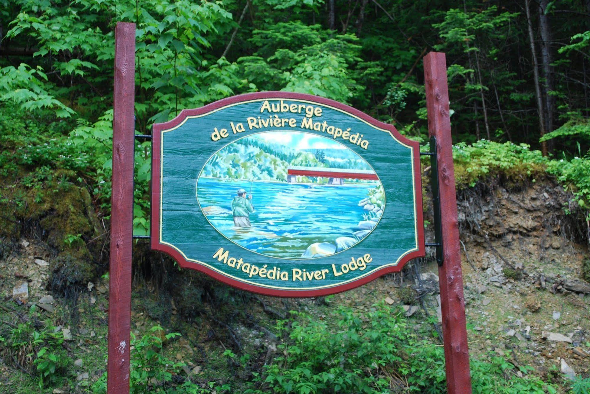 Auberge De La Riviere Matapedia - Matapedia River Lodge Routhierville Dış mekan fotoğraf